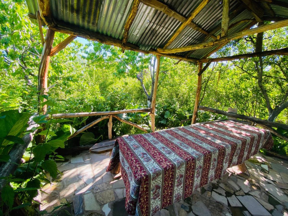 Byurakan Guesthouse & Cottage ภายนอก รูปภาพ