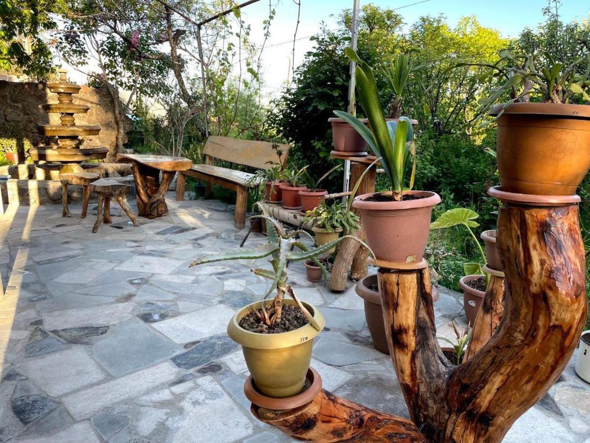 Byurakan Guesthouse & Cottage ภายนอก รูปภาพ