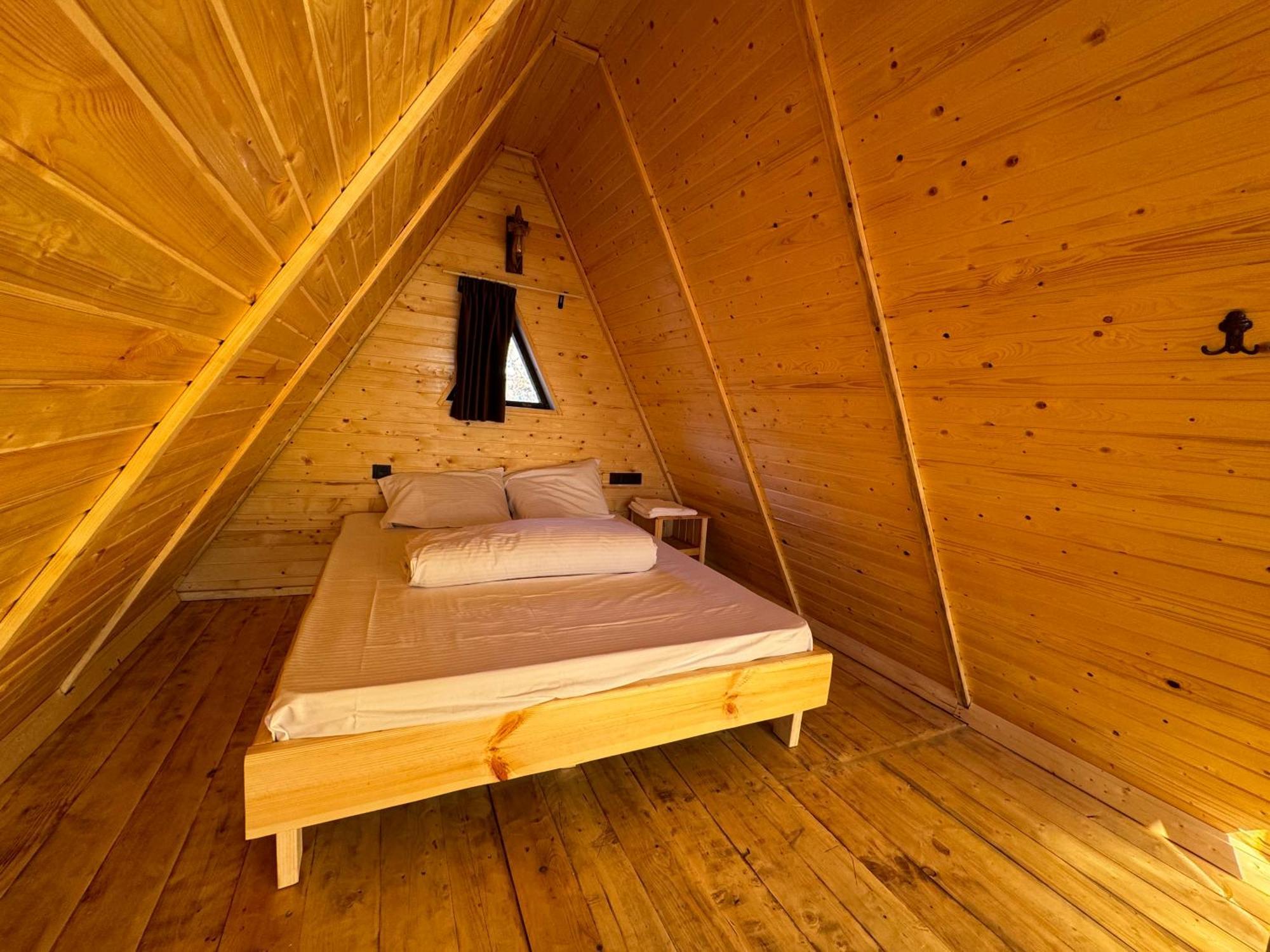 Byurakan Guesthouse & Cottage ภายนอก รูปภาพ