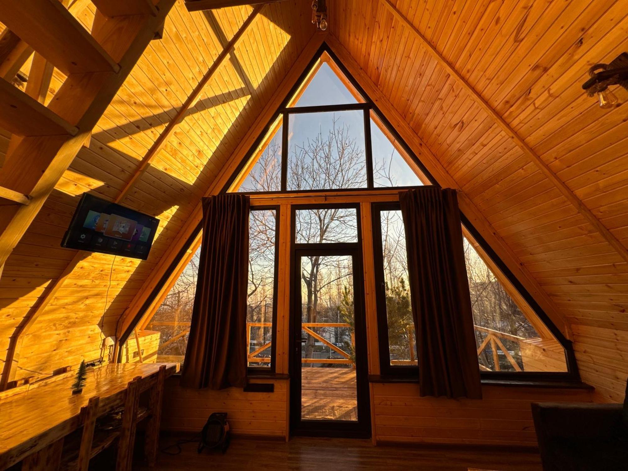 Byurakan Guesthouse & Cottage ภายนอก รูปภาพ