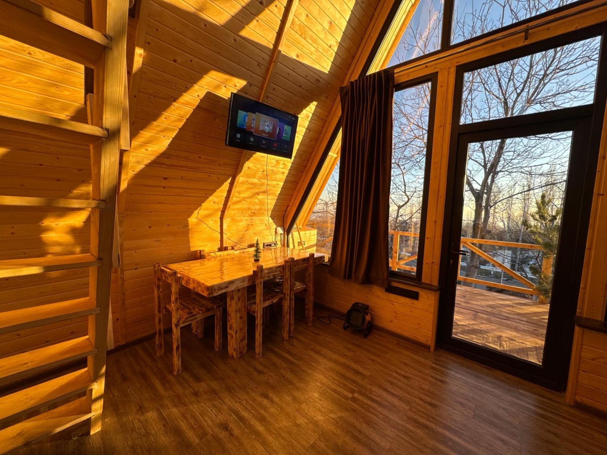 Byurakan Guesthouse & Cottage ภายนอก รูปภาพ