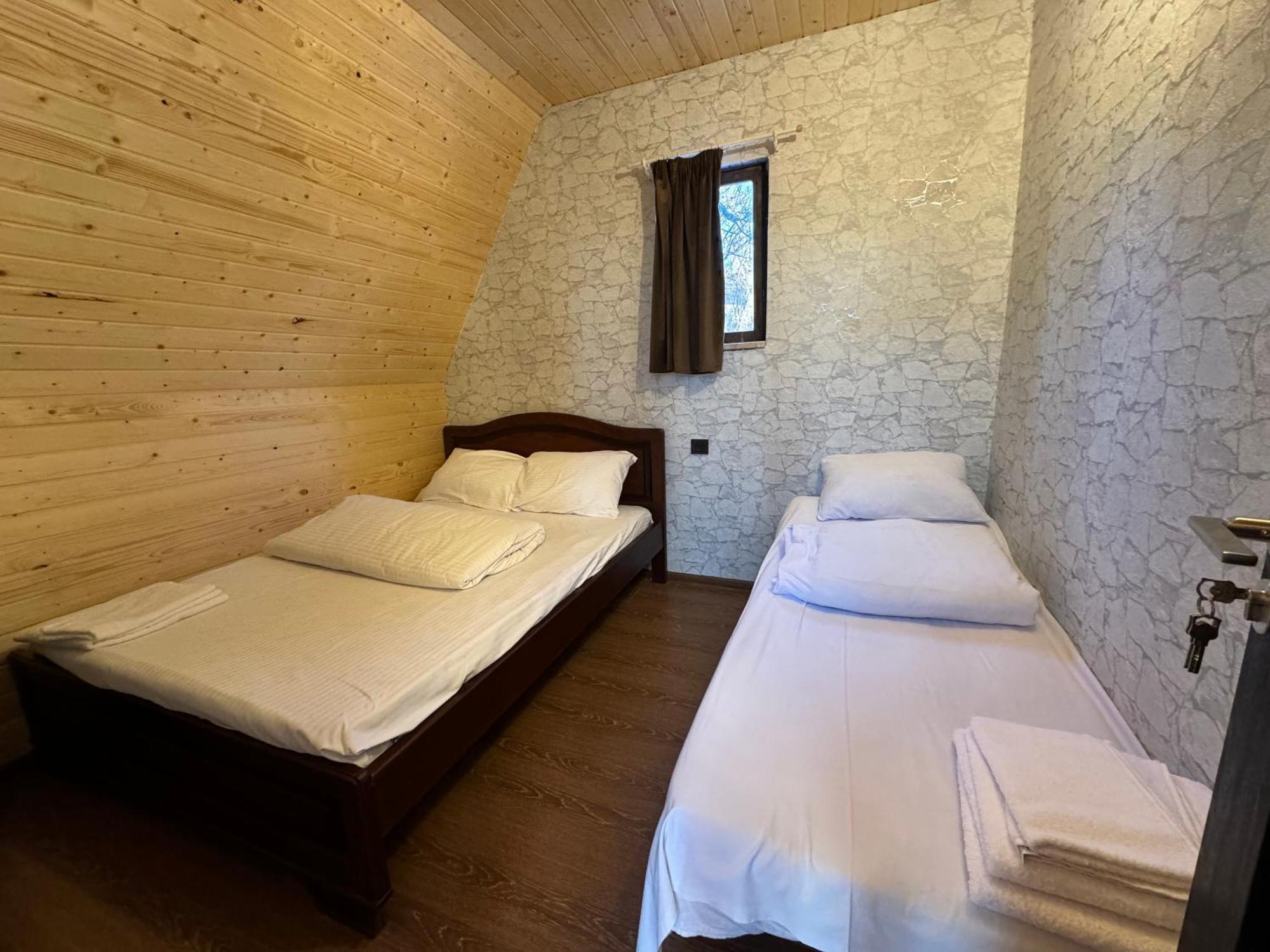 Byurakan Guesthouse & Cottage ภายนอก รูปภาพ
