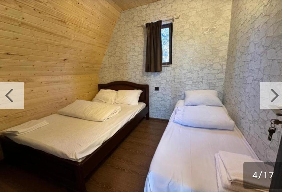Byurakan Guesthouse & Cottage ภายนอก รูปภาพ