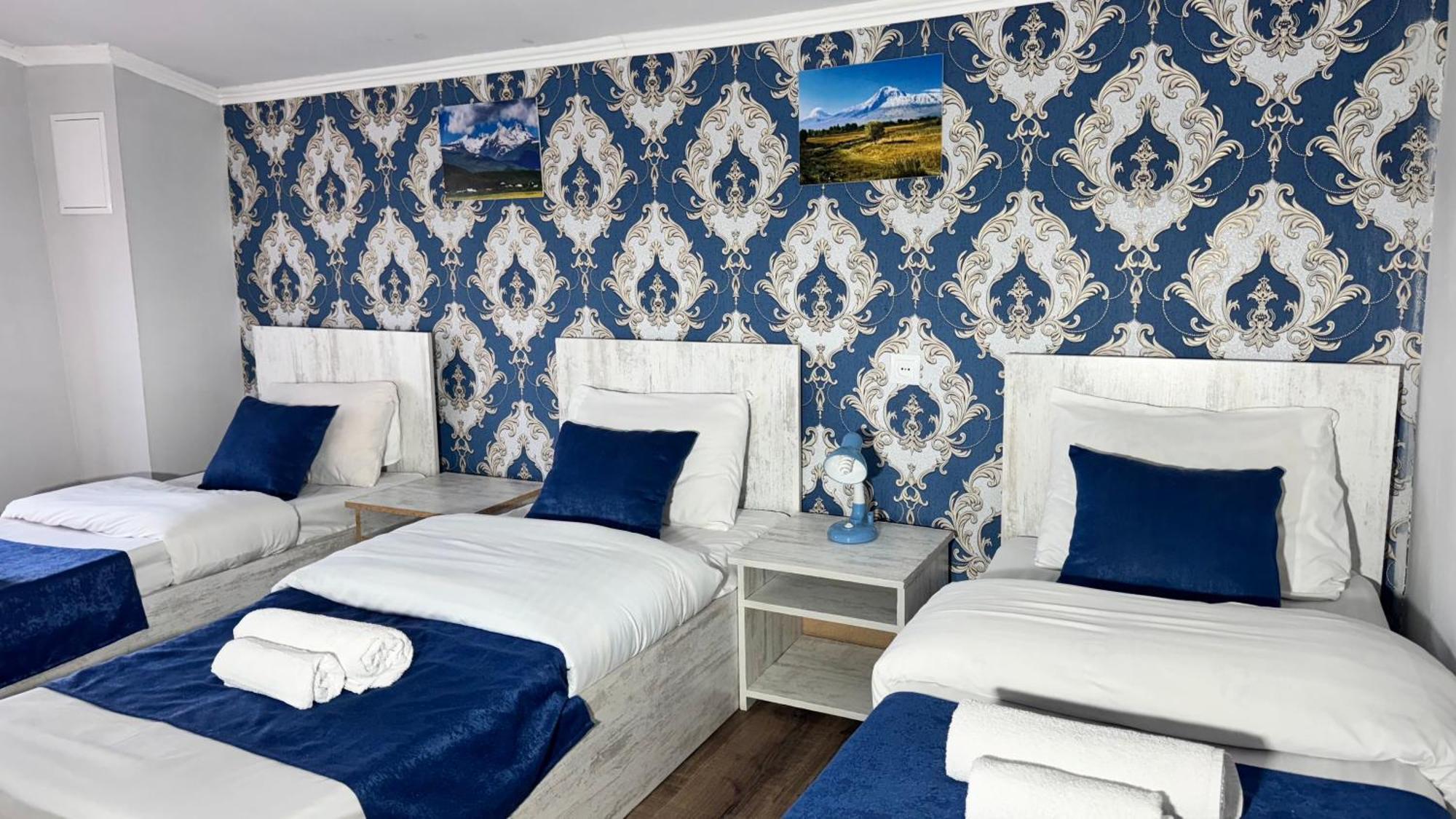 Byurakan Guesthouse & Cottage ภายนอก รูปภาพ
