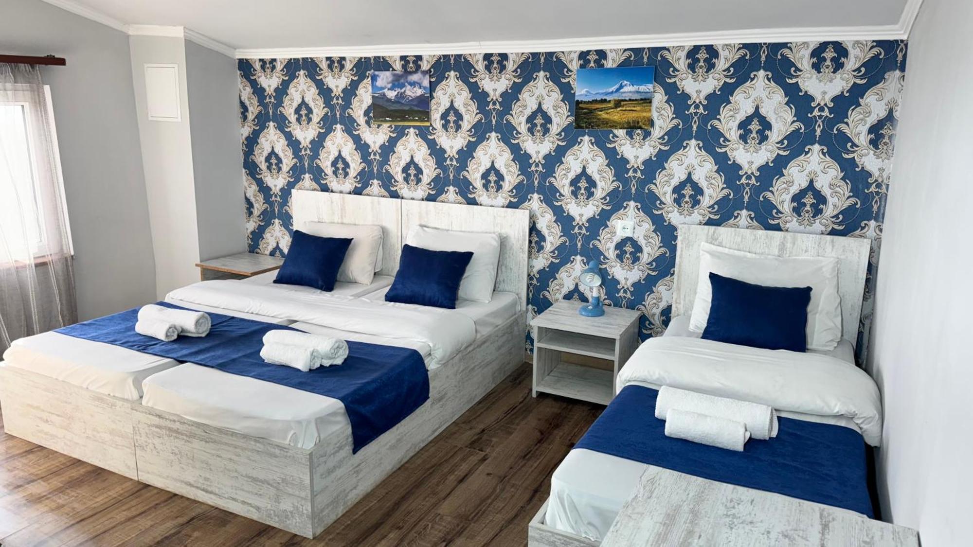 Byurakan Guesthouse & Cottage ภายนอก รูปภาพ