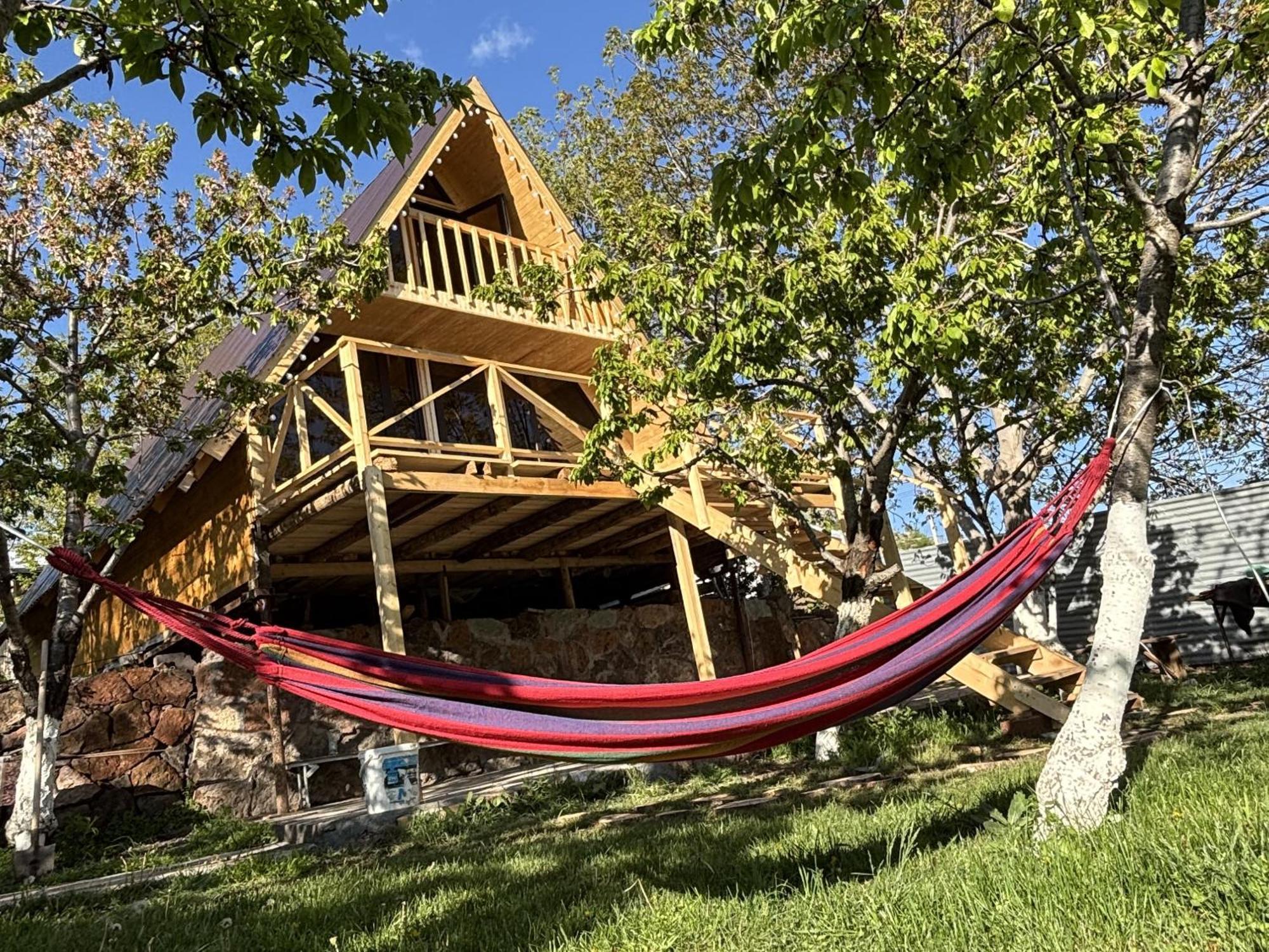 Byurakan Guesthouse & Cottage ภายนอก รูปภาพ