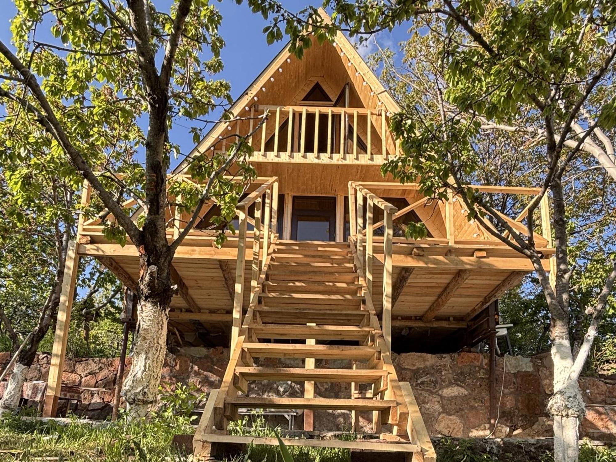 Byurakan Guesthouse & Cottage ภายนอก รูปภาพ